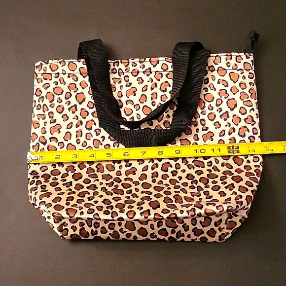 NWOT Leopard Vinyl Mid-sized Tote/Lunch Bag! - Picture 10 of 10